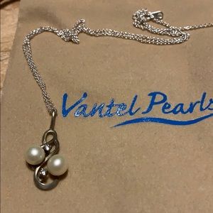 Vantel Pearl necklace